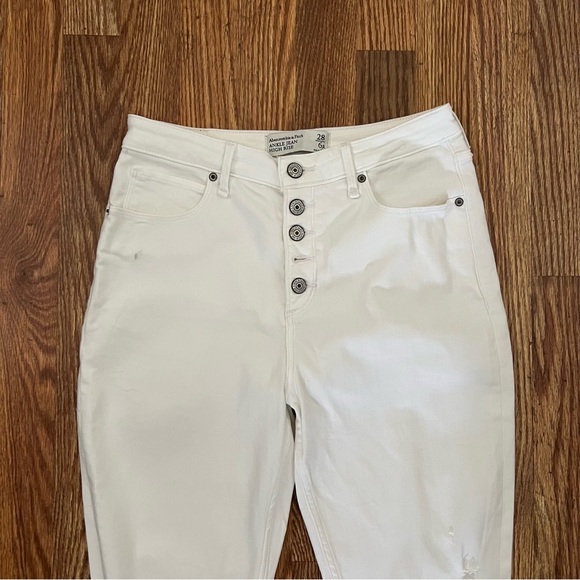 White Abercrombie & Fitch Curve Love Angle Jean High Rise 28/6R - Picture 4 of 7
